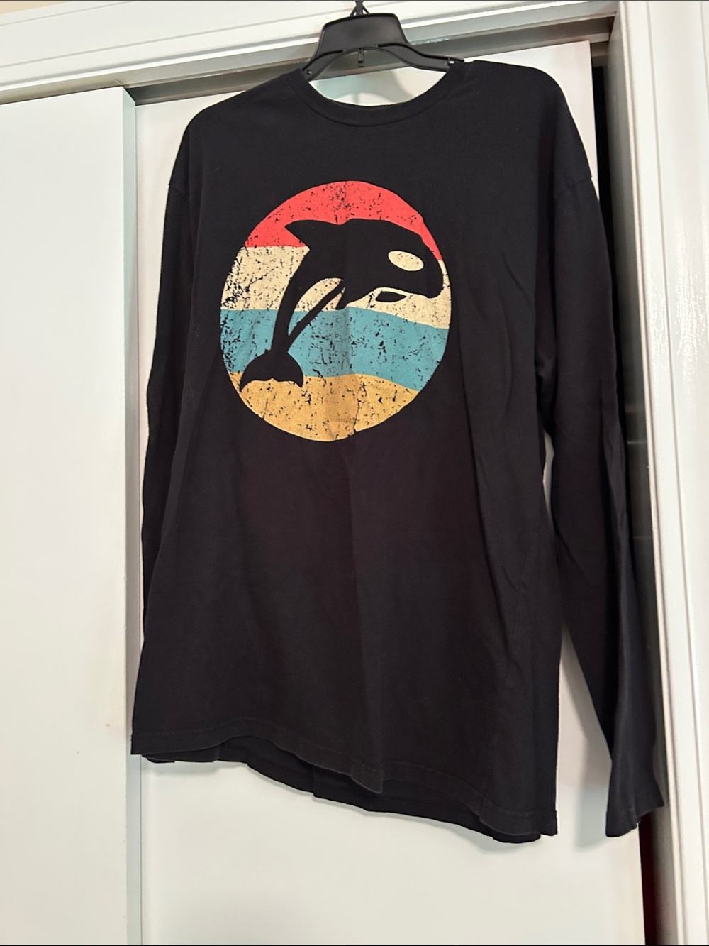 Black Long-Sleeve Men's Graphic Tee with Retro Orca Circle